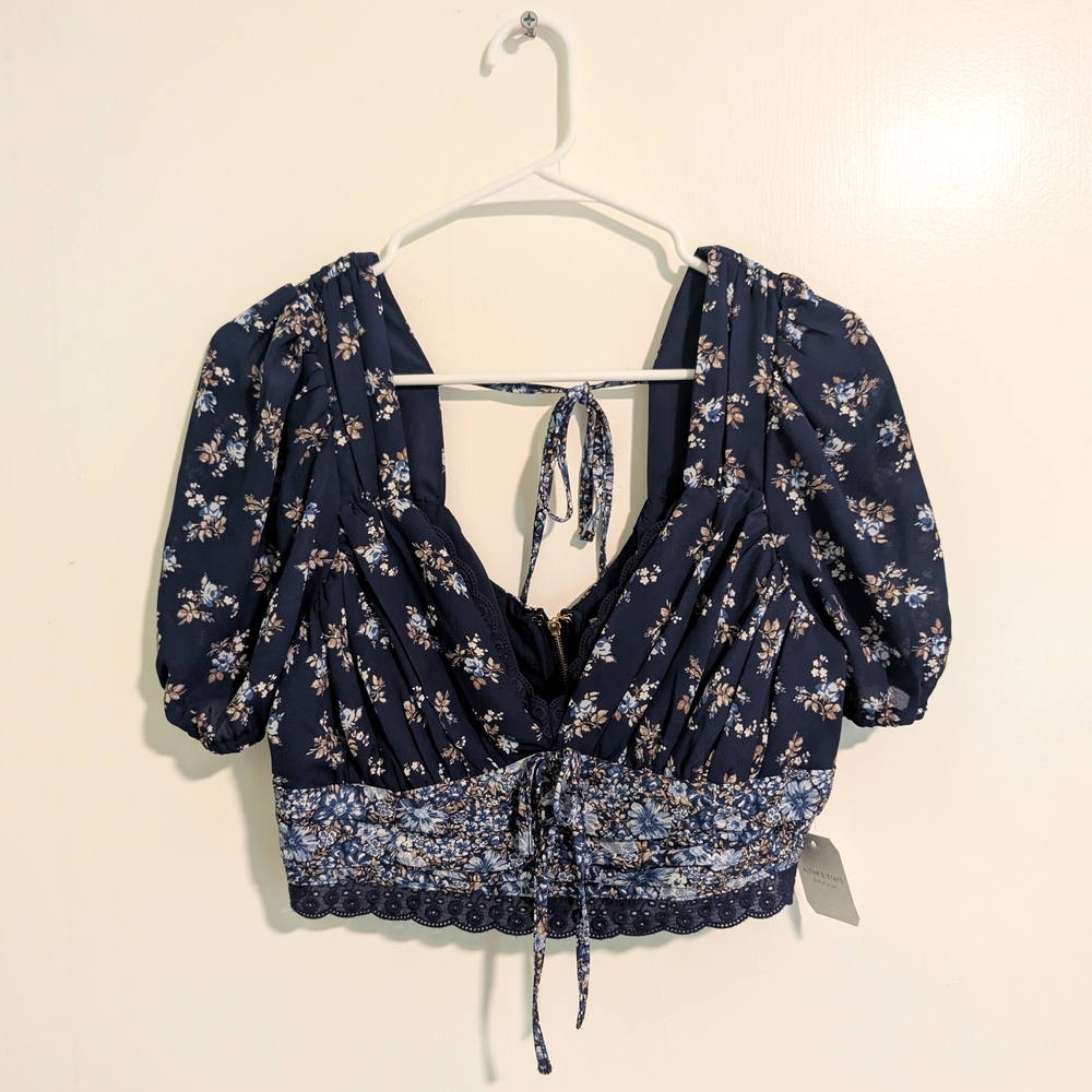 NWT! Altar'd State Women's Floral Navy Blue Cropped Blouse Size XL